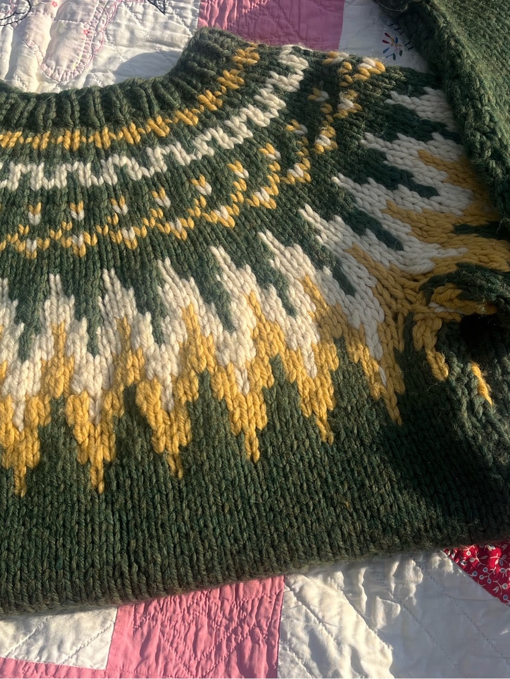 Handknit Vintage/Cozy FairIsle Crewneck Sweater in Green,cream, and yellow. L
